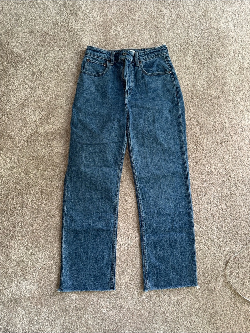 Abercrombie & Fitch Curve Love High Rise 90s Relaxed Raw Hem Jean - Picture 2 of 9